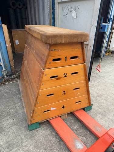 Vintage holz turnhalle - vintage,